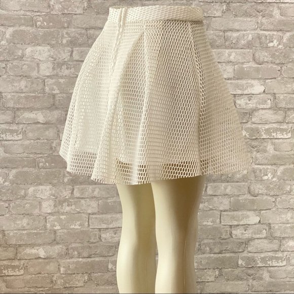 NWOT Charlotte Russe Perforated White Mini Skirt - Picture 3 of 7